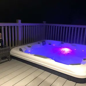 Jasmine With Hot Tub , York United Kingdom
